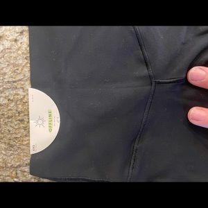 New with tags Aerie Offline hi-rise leggings size xxs.